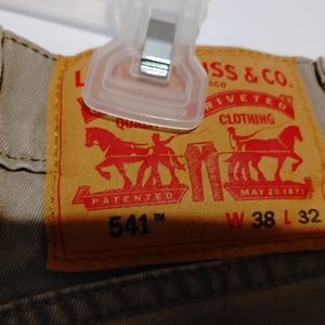 Khaki/Tan Levi's 541 Jeans
